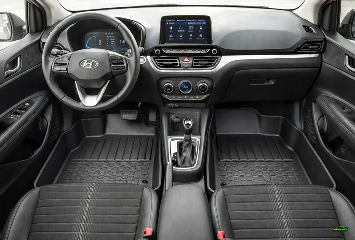 Interior del vehículo con piso Gimport